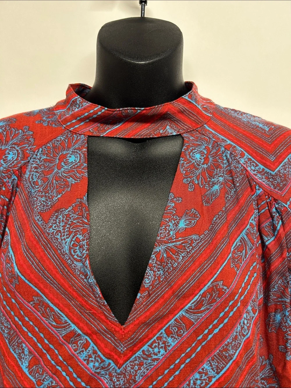 Free People Red and Blue Paisley Keyhole Tunic size medium walking on a dream